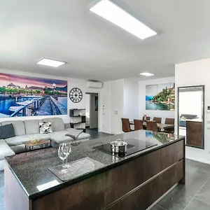  Apartment In Centro - By Myhomeincomo Italy